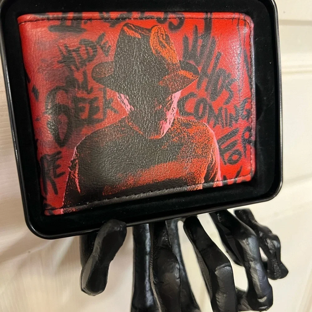 🖤🩸NWT- BUCKLE-DOWN Canvas Bi-Fold Wallet - Freddy Pose2 + Hand Scratching🩸🖤